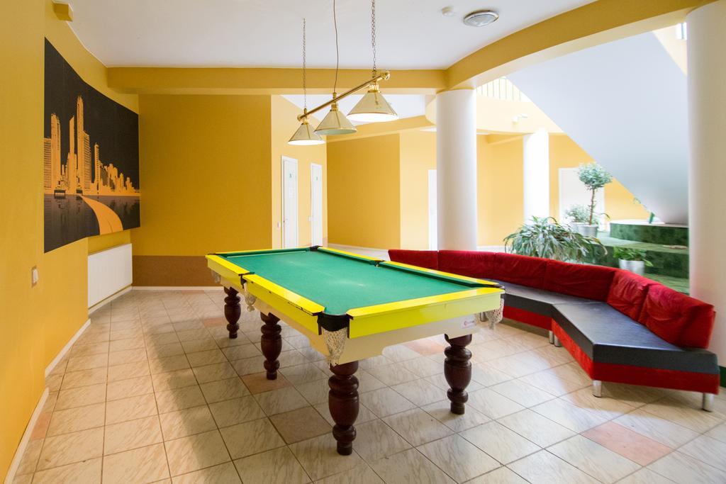Vaivorykste Otel Šiauliai Dış mekan fotoğraf