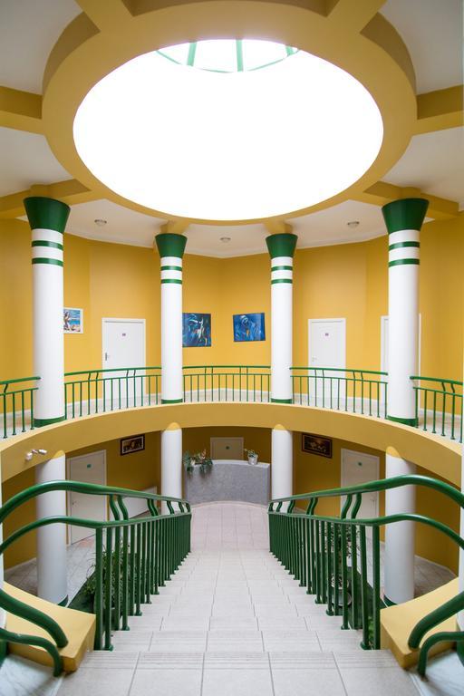 Vaivorykste Otel Šiauliai Dış mekan fotoğraf
