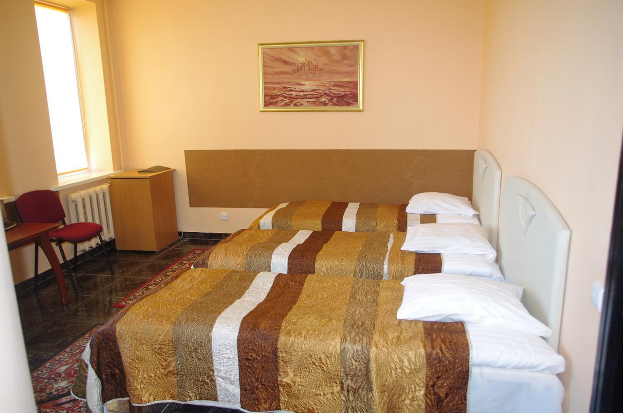 Vaivorykste Otel Šiauliai Dış mekan fotoğraf